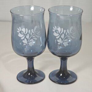 2 Pfaltzgraff Yorktowne Blue Water Glasses 6.5" etched floral goblets vintage